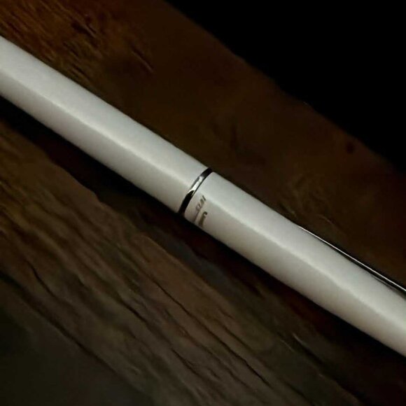 Uniball Jetstream Prime Twist Ballpoint Pen - Brand New W/Case - WHITE 0.7mm - Picture 5 of 5